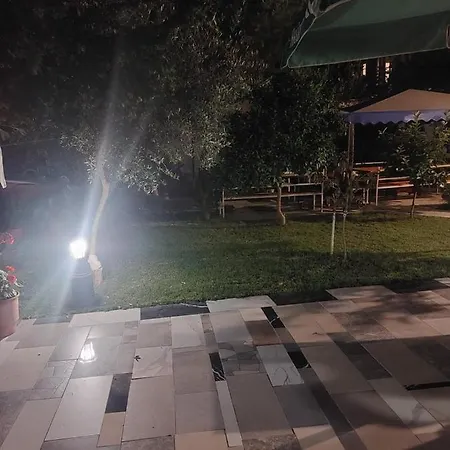 Hyseni 게스트하우스 *