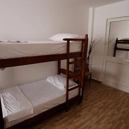 Hyseni 게스트하우스 *